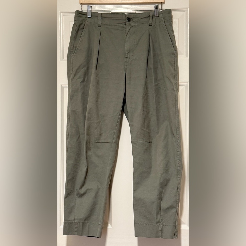 AYR Metropolitan Pleated Trousers Women’s Relaxed Taper Crop Green size 8